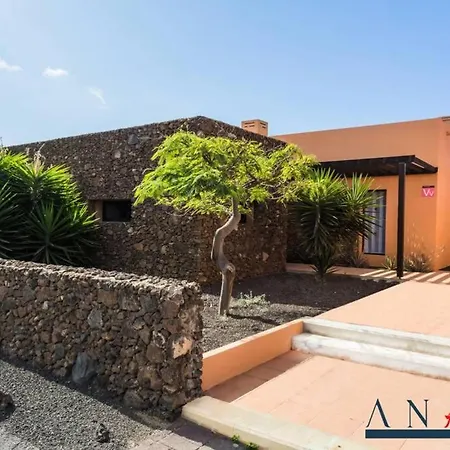 Villa Anahi Homes- Palm View *