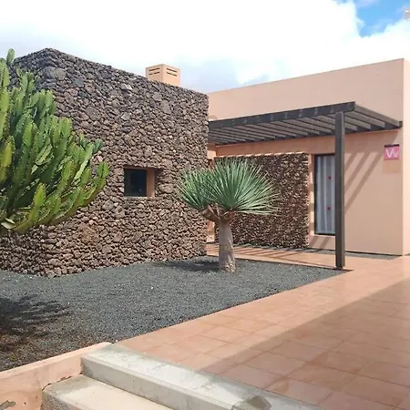 Anahi Homes- Palm View Villa