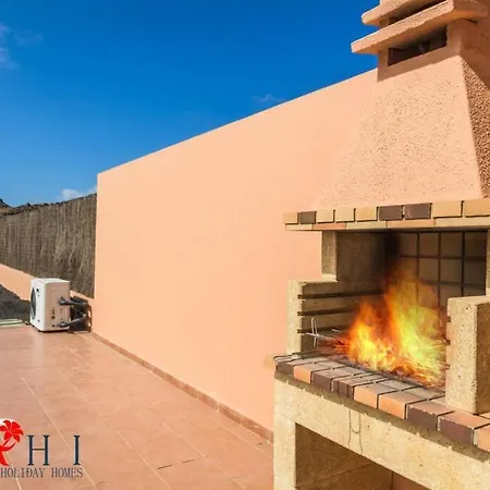 Anahi Homes- Palm View Villa *
